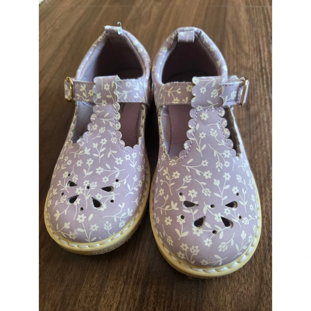 Modern Moments by Gerber delicate rubber scalloped